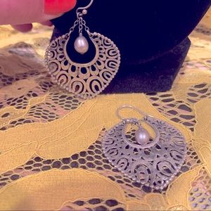 Silpada Filgree Teardrop W/ Gray Pearl earrings